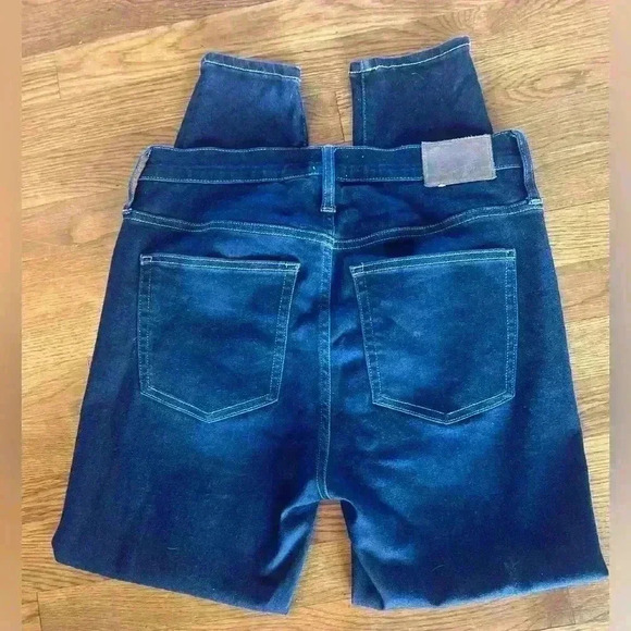 J. Crew ladies high rise toothpick Jean. Size 30. Excellent condition. - Picture 2 of 13